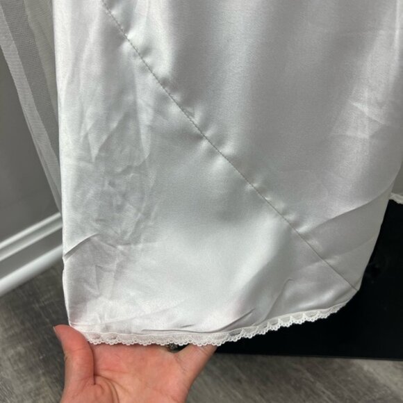 VS Cream Maxi Night Gown/Robe‎ - Picture 3 of 16
